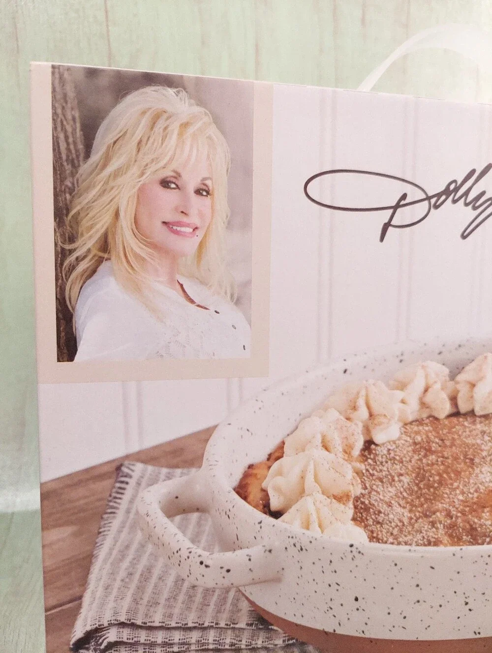 Dolly Parton Speckled Pie Dish Stoneware New in Box